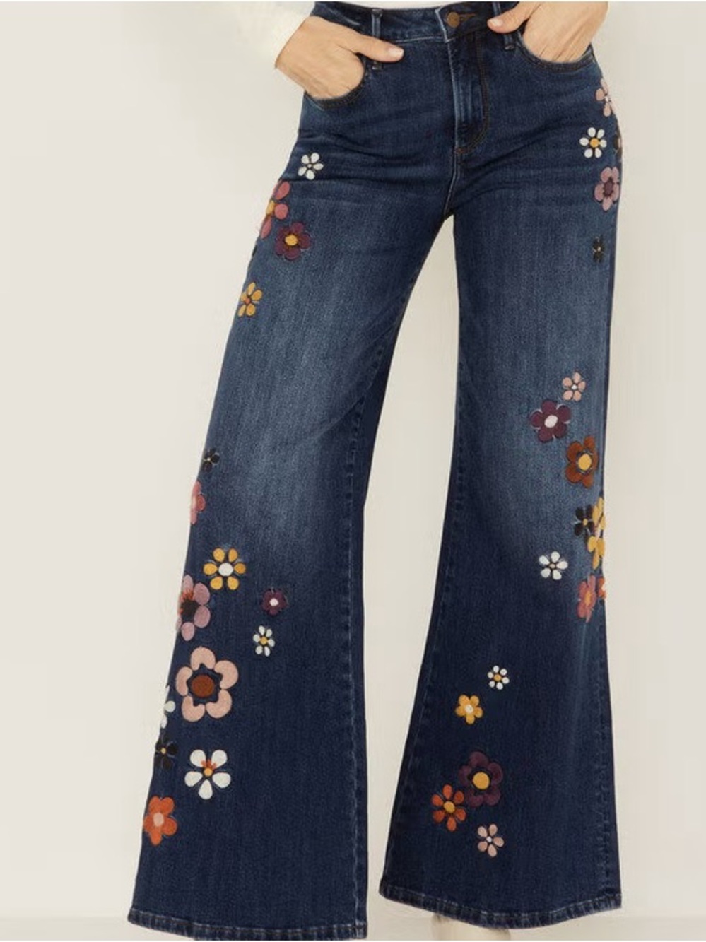Driftwood Carlie Charlee Wide Leg Floral
Embroidered Jeans Size 6 NWT